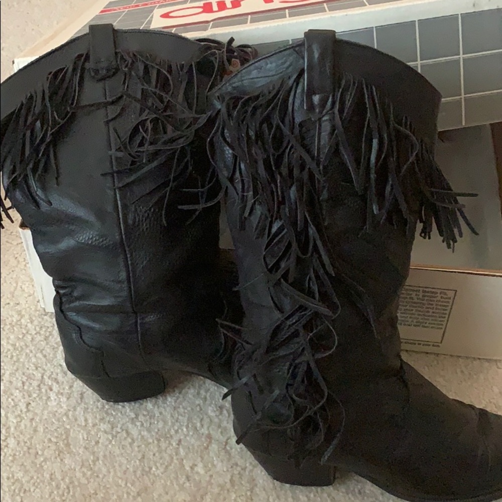 Fringe boots